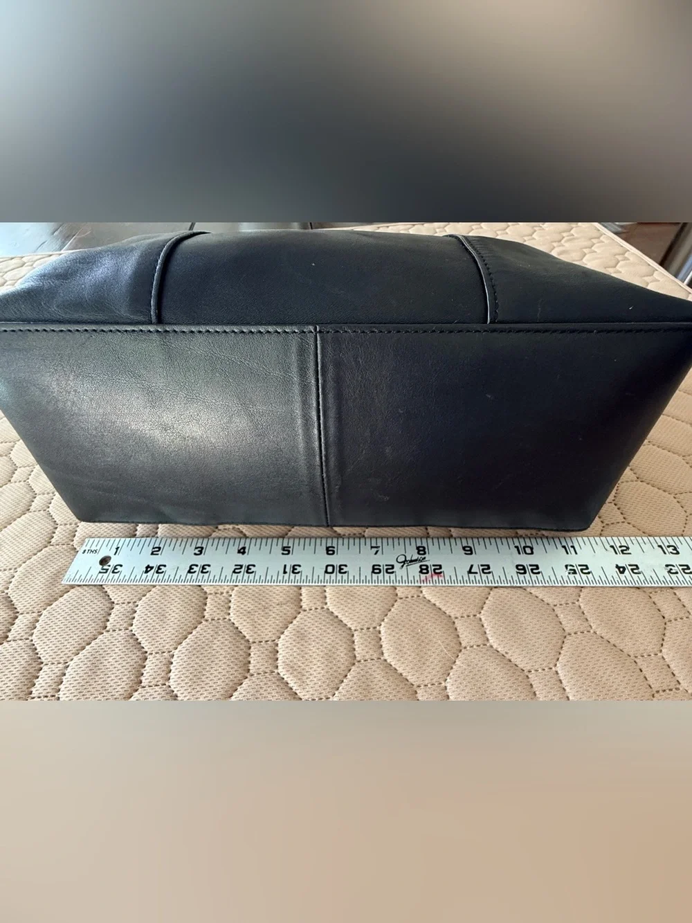 Antonio Milani EUC Black Leather Tote w/ Gold Crossbody Strap & gold hardware